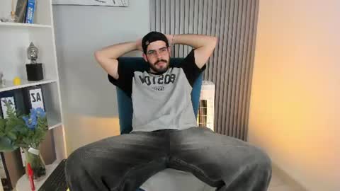domboy  online show from July 8, 8:13 pm