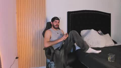 domboy  online show from July 11, 8:55 pm