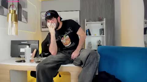 domboy  online show from July 31, 9:24 pm