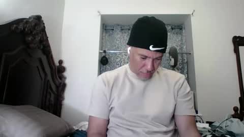 luis online show from June 6, 4:51 am