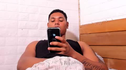 DominicVera online show from October 17, 2:43 pm