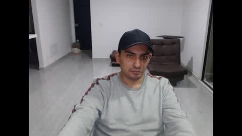 Snapshot of donovandirty chatting on October 28, 6:38 am donovandirty online show from October 28, 6:38 am