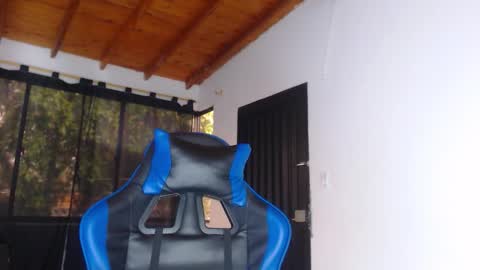 ---Drake--- online show from February 15, 8:50 pm