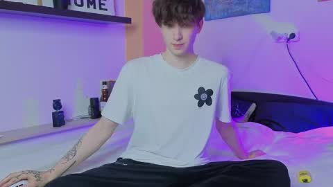 Mark online show from April 19, 2:27 pm