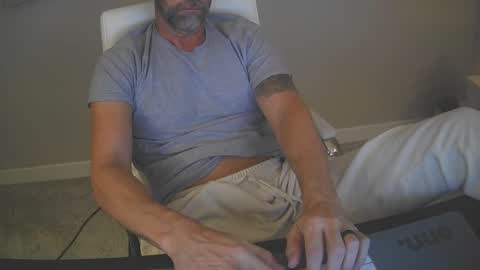 Snapshot of ds0574 chatting on December 17, 1:16 pm D Ship online show from December 17, 1:16 pm