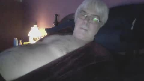 Snapshot of dug38 chatting on October 22, 11:58 am Doug online show from October 22, 11:58 am