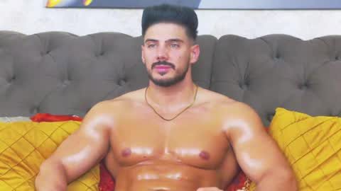Dustin online show from June 5, 9:04 am