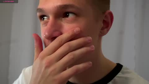 Dustyn online show from December 2, 2:17 pm