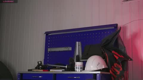 Dustyn online show from September 26, 1:09 pm