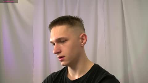 Dustyn online show from December 13, 2:27 pm