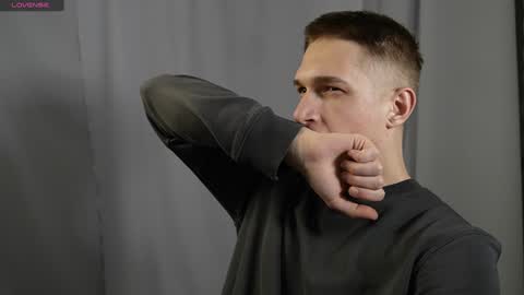 Dustyn online show from December 26, 2:27 pm