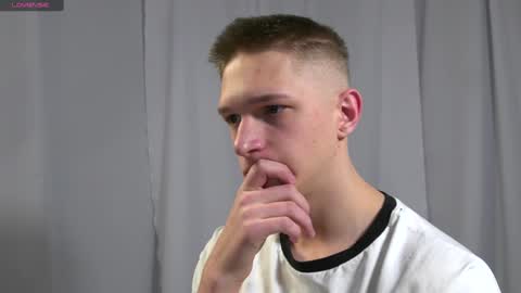 Dustyn online show from January 12, 2:30 pm