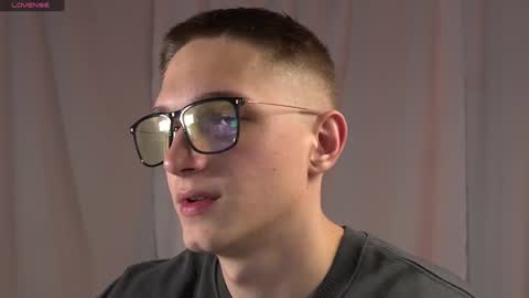 Dustyn online show from December 16, 12:26 am