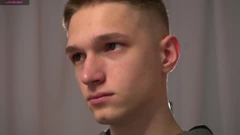 Dustyn online show from December 14, 2:10 pm