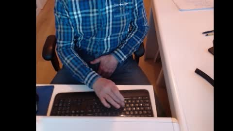 dutchpornking2 online show from January 16, 7:49 am