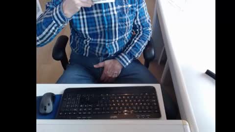 dutchpornking2 online show from February 19, 8:01 am