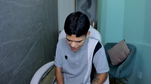 dylanroyce_ online show from March 24, 1:05 pm