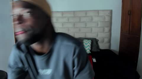 Dylan Taylor online show from November 6, 11:57 am