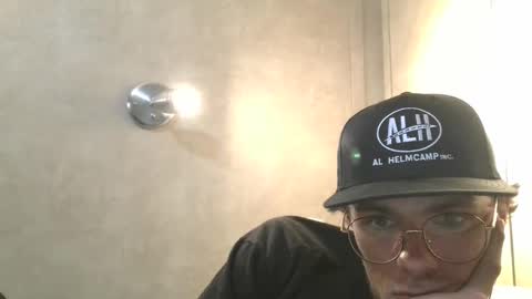 dylp400 online show from March 9, 11:46 pm