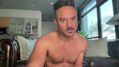 Snapshot of e13ven11 chatting on January 16, 12:45 am Formally known as Virus of Life online show from January 16, 12:45 am