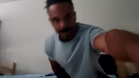 Snapshot of e13ven11 chatting on October 5, 2:32 pm Formally known as Virus of Life online show from October 5, 2:32 pm