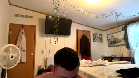 eddgarzay08 online show from February 1, 9:24 pm