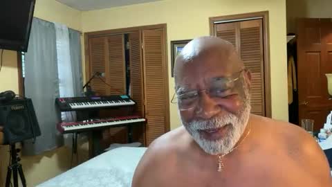 edgrant26422842 online show from March 16, 5:06 pm