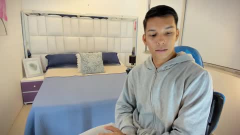 edwin blaz. online show from October 9, 3:44 am