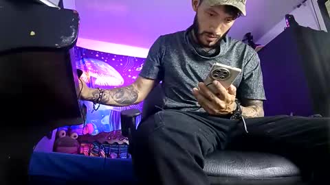 efectotrip online show from April 12, 4:37 am