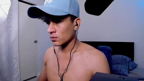 eiden_allenx1 online show from February 7, 2:19 am