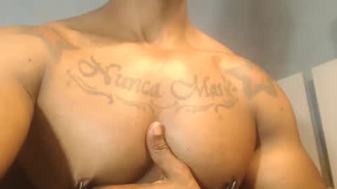 el_vecino_m online show from December 2, 6:38 am