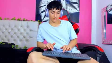 Elan Giralon online show from November 12, 11:42 pm