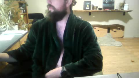 Snapshot of elephantfox chatting on October 9, 3:33 am fox online show from October 9, 3:33 am