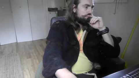 Snapshot of elephantfox chatting on December 15, 6:15 pm fox online show from December 15, 6:15 pm