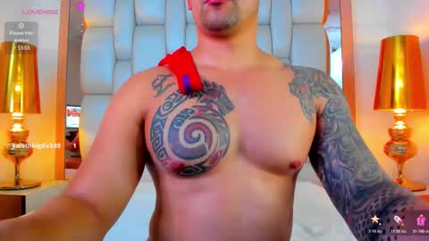 E L L I O T    V E L E Z online show from March 18, 11:30 pm