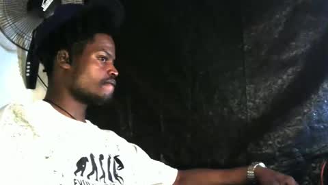 Snapshot of elniga21 chatting on December 8, 3:00 am EL NIIGGGAA  21                                                                  EL NIGGA  21 online show from December 8, 3:00 am