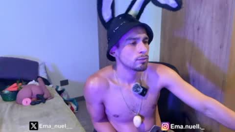 emanuell___ online show from April 5, 5:04 am