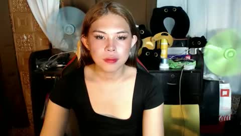 Chelle  dont forget to folloe me and thumps up online show from November 26, 3:42 am