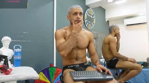 Emilio online show from May 30, 11:10 am