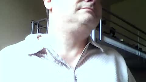 englishguysurrey online show from August 6, 9:04 am