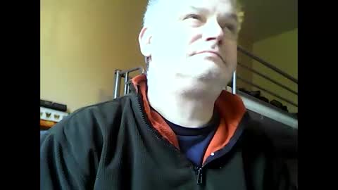 englishguysurrey online show from March 31, 6:48 am