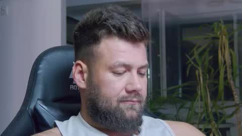 Erik online show from September 24, 7:34 pm