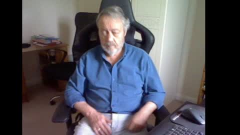 erasmus_d online show from February 4, 12:33 pm