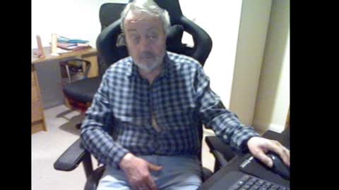 erasmus_d online show from January 15, 5:58 pm