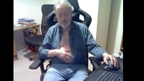 erasmus_d online show from January 7, 6:02 pm