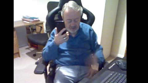 erasmus_d online show from January 14, 7:00 pm