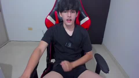 eren_tatakae online show from April 17, 1:19 am