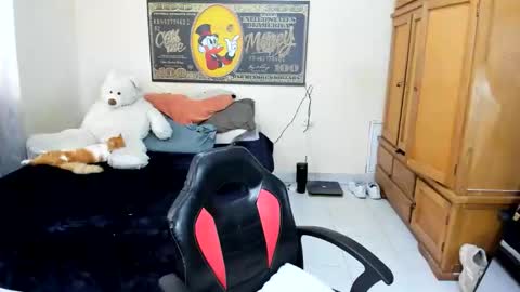 erick_de_rossee online show from April 29, 6:47 pm