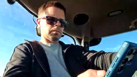 Snapshot of erikanoz chatting on October 18, 1:38 pm boyohboy online show from October 18, 1:38 pm