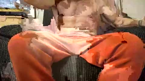 erniemac1 online show from February 19, 9:55 pm